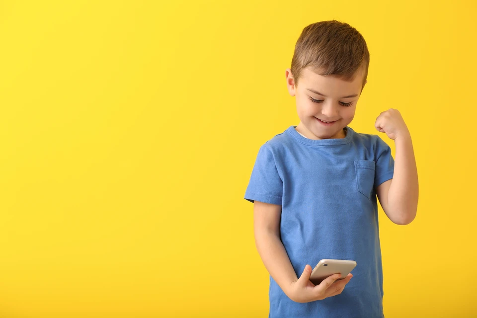 Билайн запустил «план б. – kids»: безопасную платформу с нейросетями и игровой валютой для детей. Фото: Aquarius Studio/Shutterstock/Fotodom.