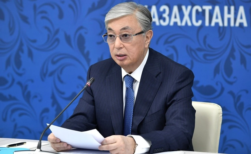Президент Казахстана разбил доску после вручения ему черного пояса тхэквондо