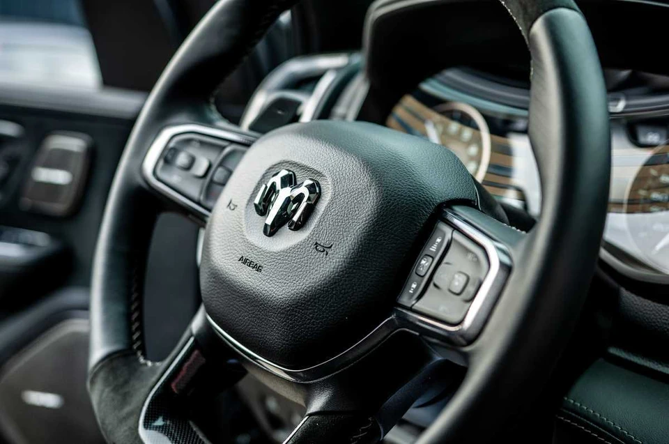 Рост продаж люксовых авто. Chorche di Prigo/ Shutterstock.com / Fotodom