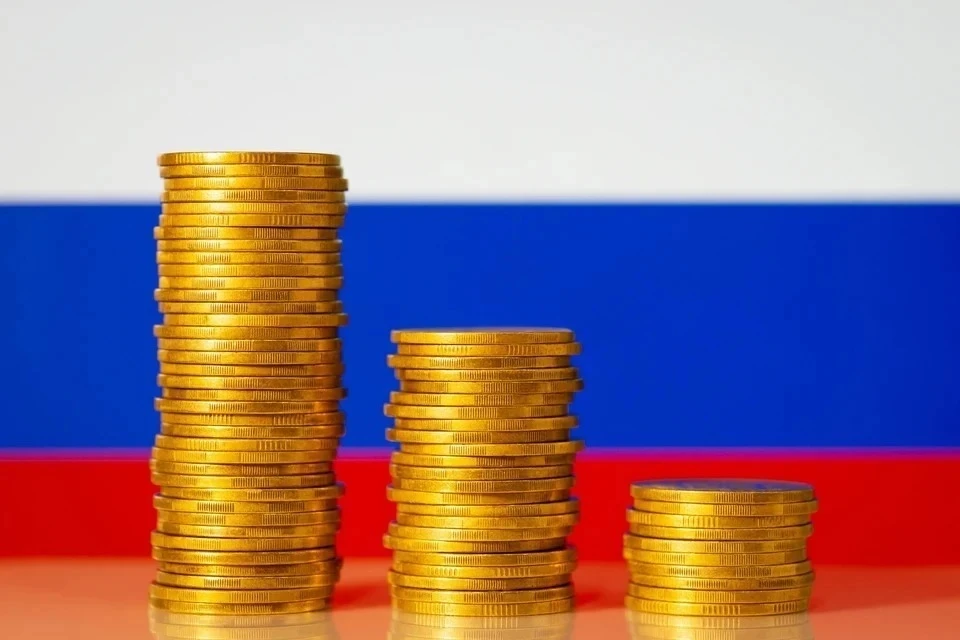 Рубль ждет плавное ослабление: эксперты предрекают девальвацию