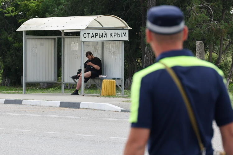 «Пик рекордного турсезона, враги пытаются увеличить напряжение»: в Крыму опровергли закрытие автодорог