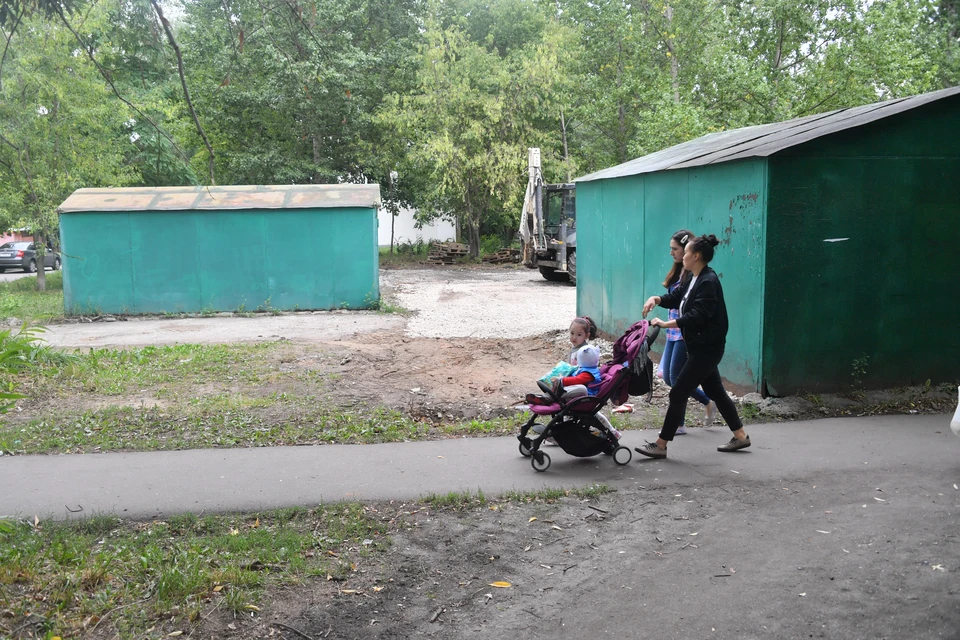 Гаражи находятся в частной собственности.
