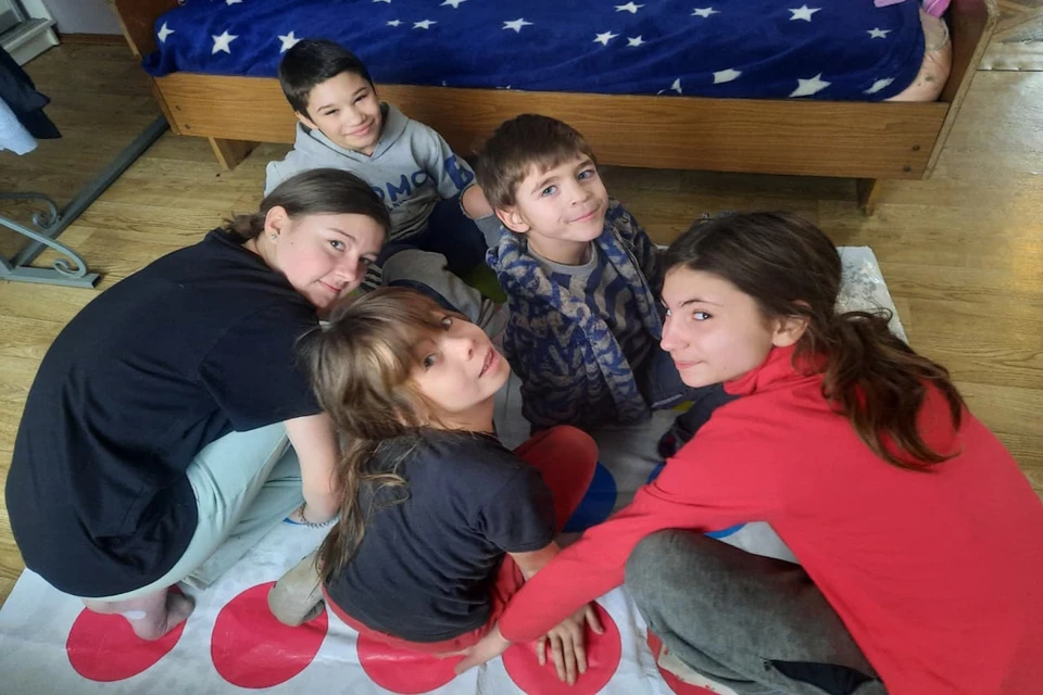 На данный момент у Ираиды проживает 5 детей.