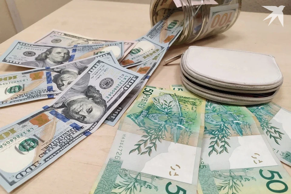 Минчанин выбросил из окна все свои сбережения – 18 000 долларов. Снимок носит иллюстративный характер.