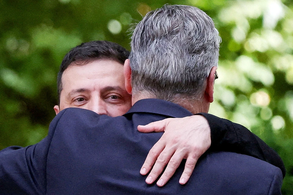 Зеленский, в сопровождении группы поддержки из Европы, едет в Вашингтон