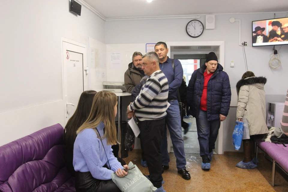 Ожидание в очередях может занять несколько часов.