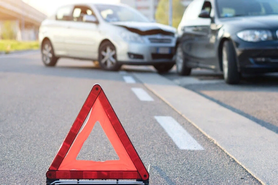 Два автомобиля столкнулись в Гагаринском тоннеле и парализовали движение на ТТК
