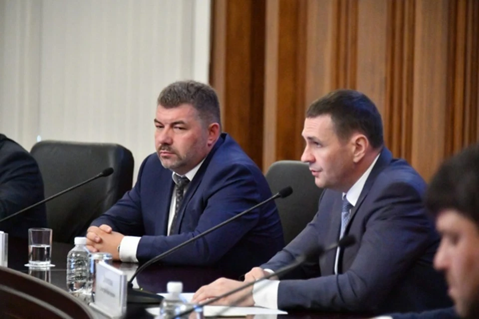 Дмитрий Демешин и Олег Казанов обсудили проблемы горнодобывающей отрасли. Фото: Антон ШЕВЧЕНКО