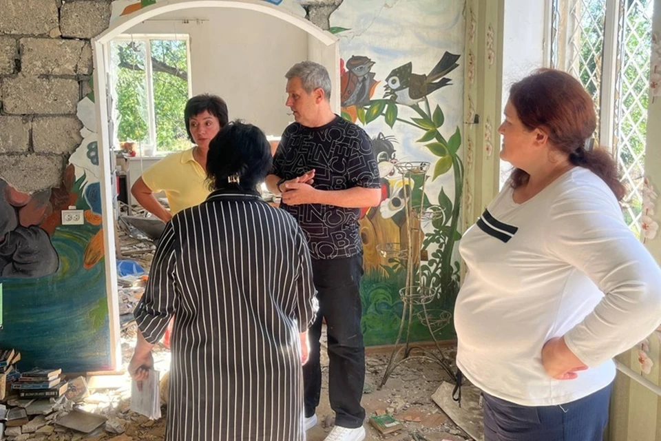 В Курахово оценили степень разрушений в учреждениях культуры. Фото: ТГ/Желтяков