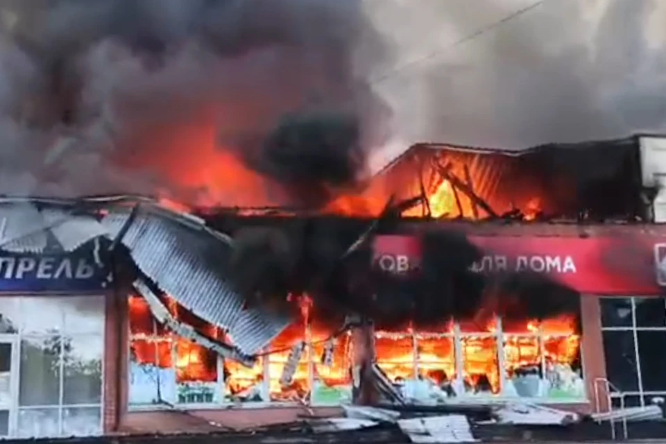 Пострадали несколько магазинов. Фото: стоп-кадр видео из соцсетей