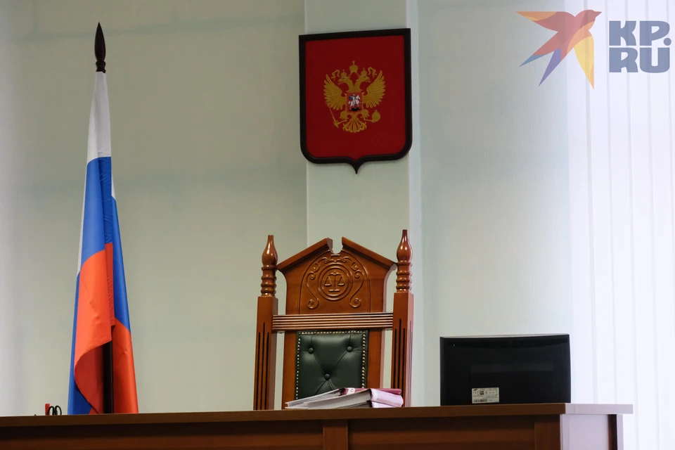 Суд изучил обстоятельства. Установлено, что водитель повел себя добросовестно: не скрылся с места ДТП, вызвал сотрудников ГИБДД.