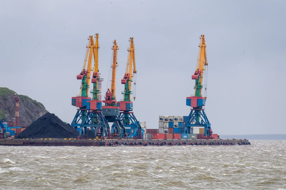 ЧП произошло в 110 километрах от морского порта Анадырь.