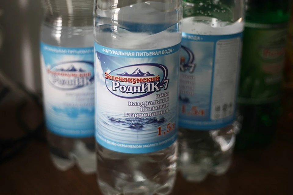 Вода в аэропорту стоит втрое дороже, чем в обычных магазинах
