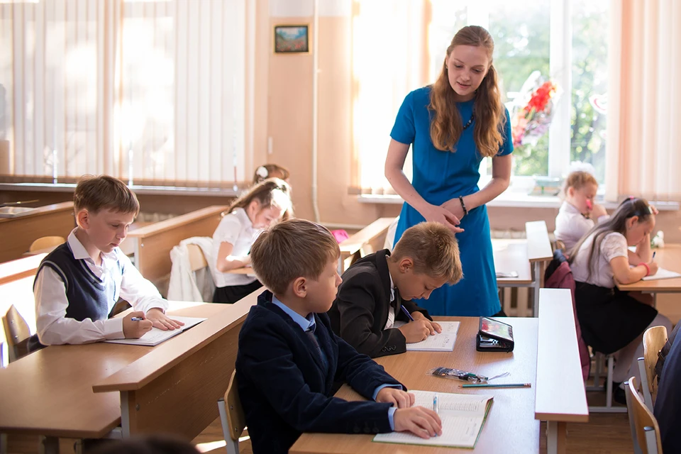 Зарплата по вакансиям педагогов в России за год выросла на 19%