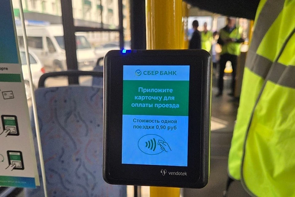 В Барановичах заработал пилотный проект по оплате проезда пластиковой карточкой. Фото: «Наш край».