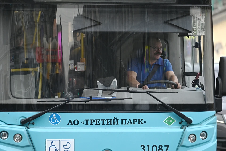 Все новые рейсы будут обслуживаться современными низкопольными автобусами, адаптированными для маломобильных пассажиров.