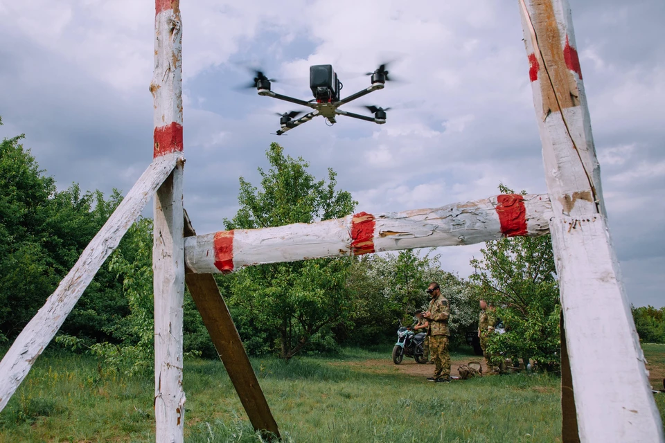 Оператор FPV-дрона группировки Север повторил трюк Скайуокера в Сумской области