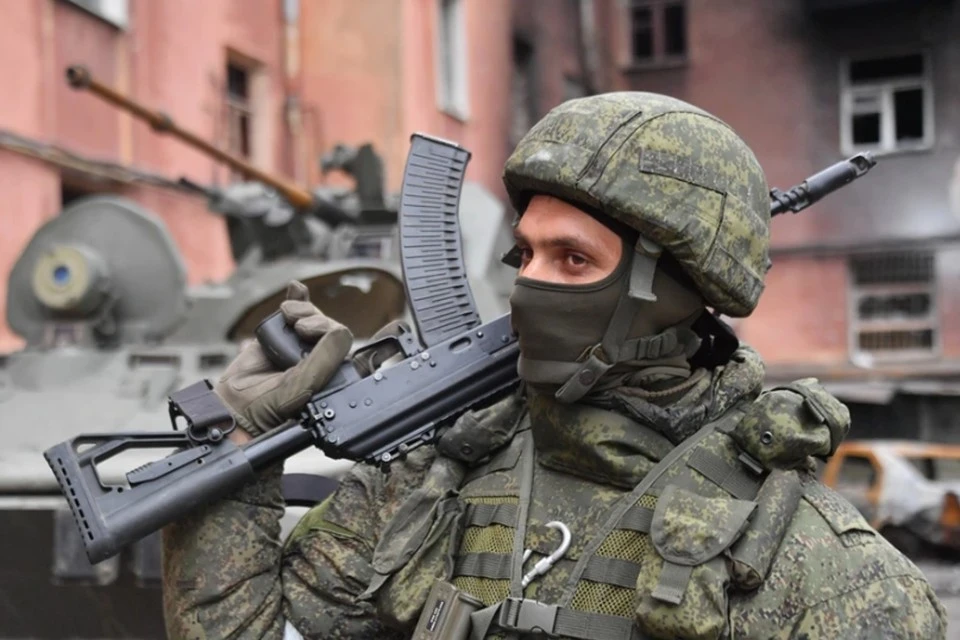 Российский боец выстрелом из гаубицы Д-30 попал прямо в тоннель с военными ВСУ