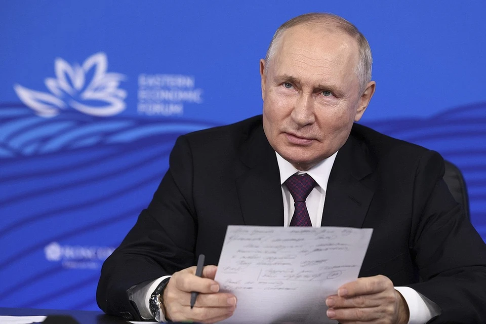 Песков: все собеседники Путина в мире приветствуют его диалог с Трампом