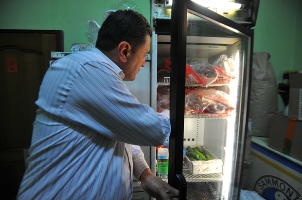 В результате проверки было изъято шесть партий пищевой продукции общим весом более пяти килограммов.
