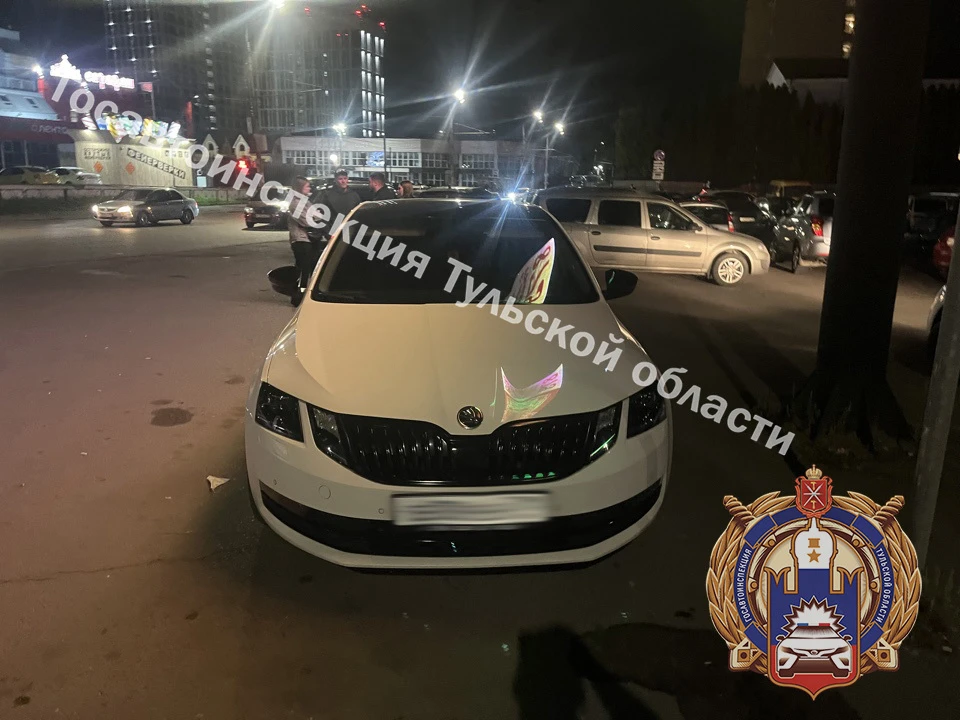 В Туле Škoda вылетела на тротуар и сбила женщину