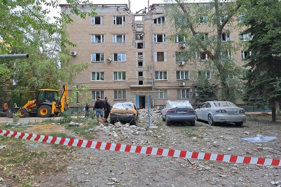 Последствия обстрела ВСУ в Буденновском районе Донецка