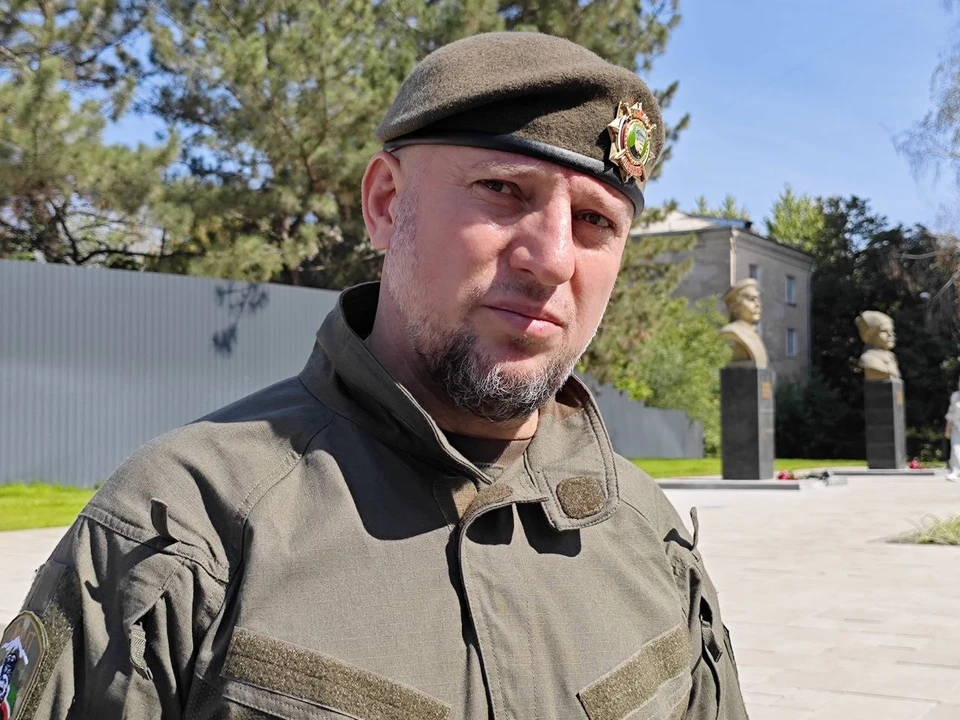 В Луганске приехал генерал-лейтенант Апти Алаудинов.