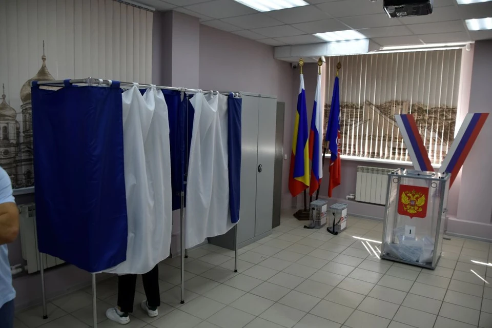 Прошел первый день голосования на выборах губернатора и муниципальных депутатов. К восьми вечера явка составила 25,54 %.