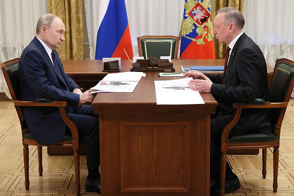 Владимир Путин провёл рабочую встречу с губернатором Санкт-Петербурга Александром Бегловым. Фото: kremlin.ru.