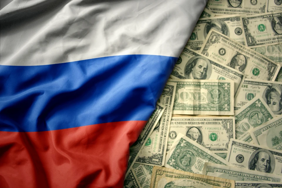 Американские чиновники уже обсудили с европейскими коллегами идею постепенного изъятия 300 млрд долларов, принадлежащих Москве, чтобы усилить давление на Россию. Фото: esfera/Shutterstock/Fotodom.