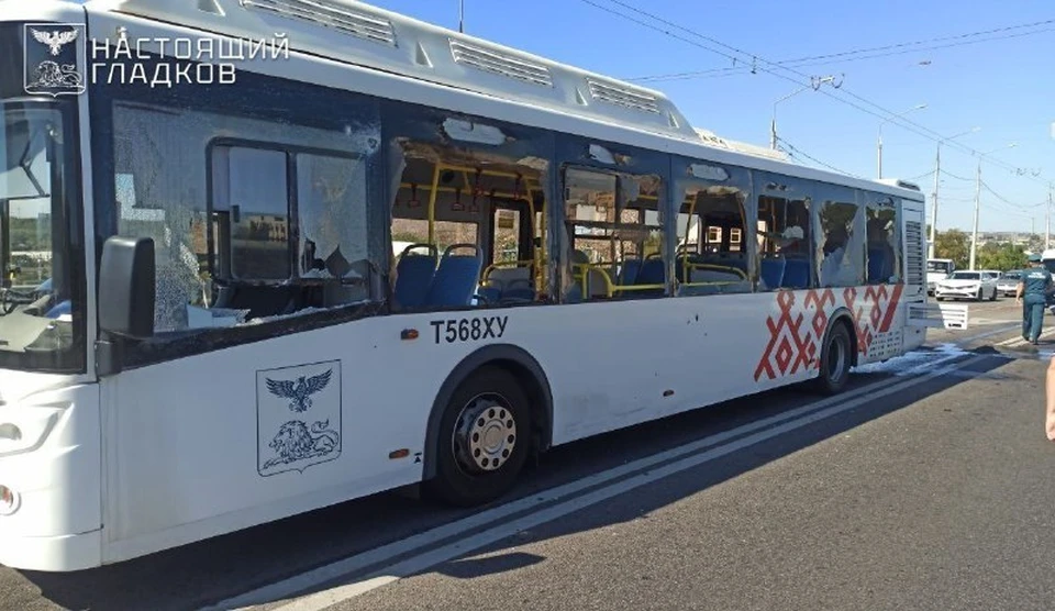 БПЛА сдетонировал рядом с автобусом. Фото Telegram-канала губернатора Белгородской области