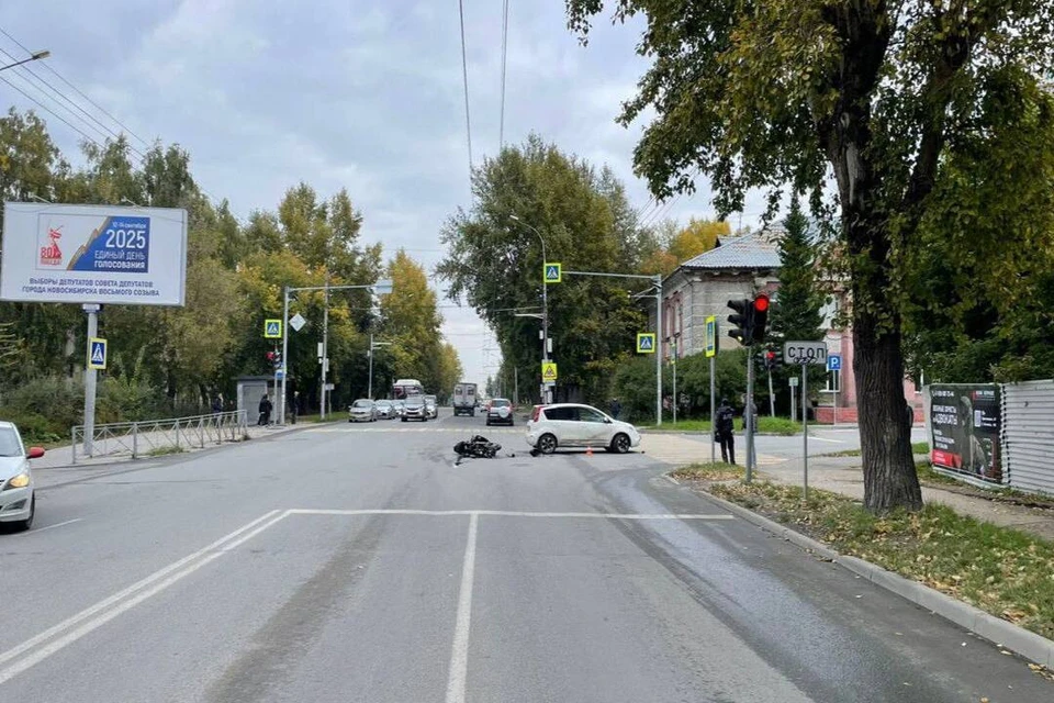 В Новосибирске мотоциклист получил травмы в ДТП с автомобилем. Фото: Госавтоинспекция по Новосибирску