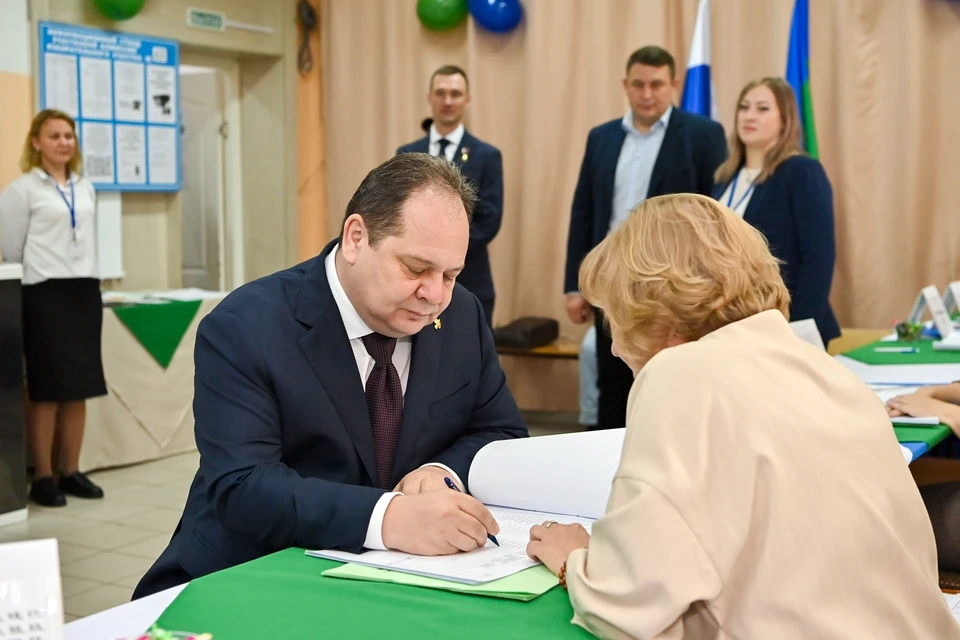 Подсчет голосов на выборах главы республики продолжается.