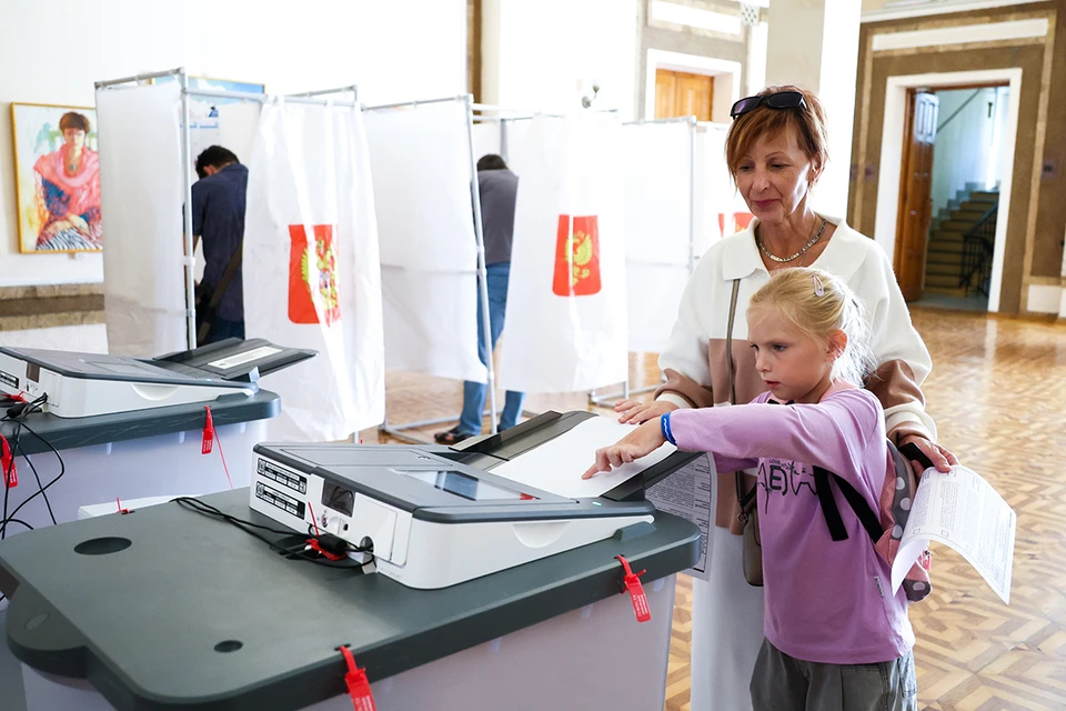 Единый день голосования завершился, от одного до трех дней (с 12 по 14 сентября) шли выборы в разных регионах. Фото: Сергей Мальгавко/ТАСС