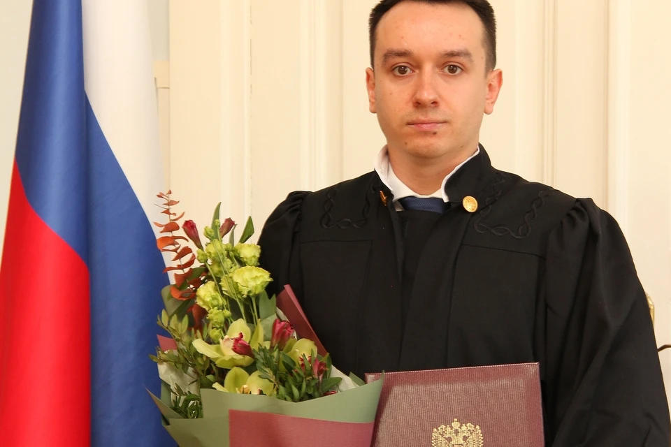 Артем Давыдов принес присягу судьи в Арбитражном суде Рязанской области, поклялся осуществлять правосудие, подчиняясь только закону.
