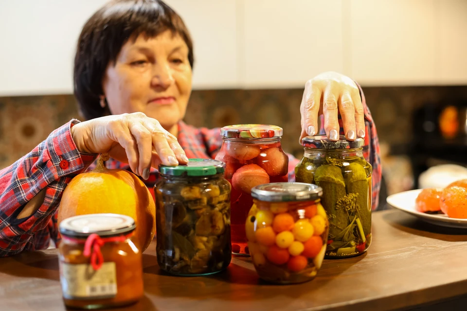 Врач объяснила, какие заготовки не перегружают организм