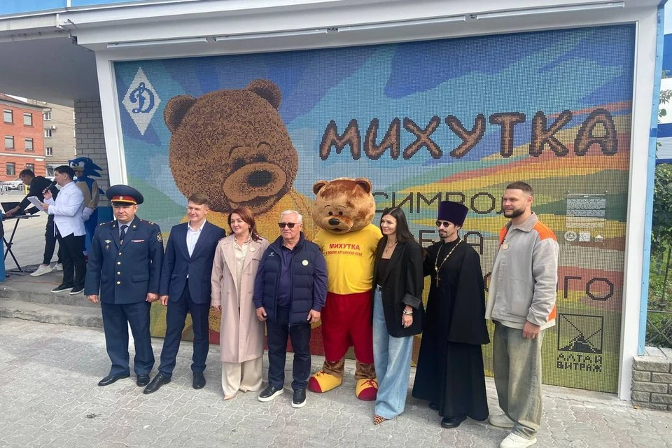 Панно появилось на месте бывшего мурала. Фото: Алексей Квасков/"Вечерний Барнаул"