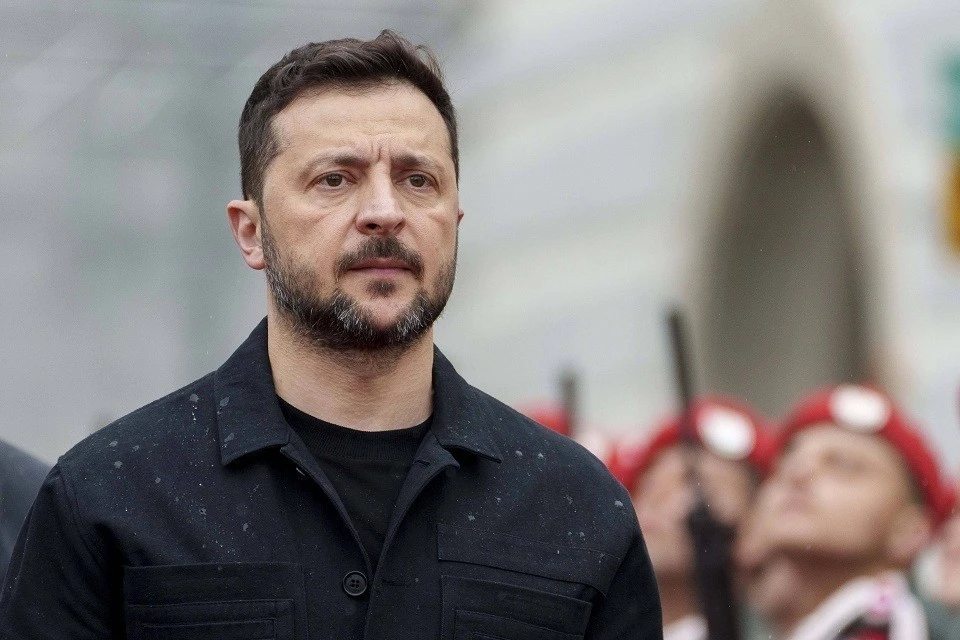 Зеленский заявил, что нужно ускорить подготовку плана по гарантиям безопасности для Украины