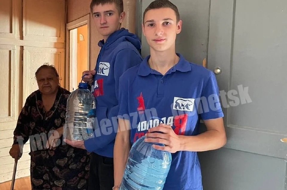 Ребята показывают, что единство и взаимопомощь для них не пустые слова, а конкретные дела. Фото: ТГ/Кулемзин