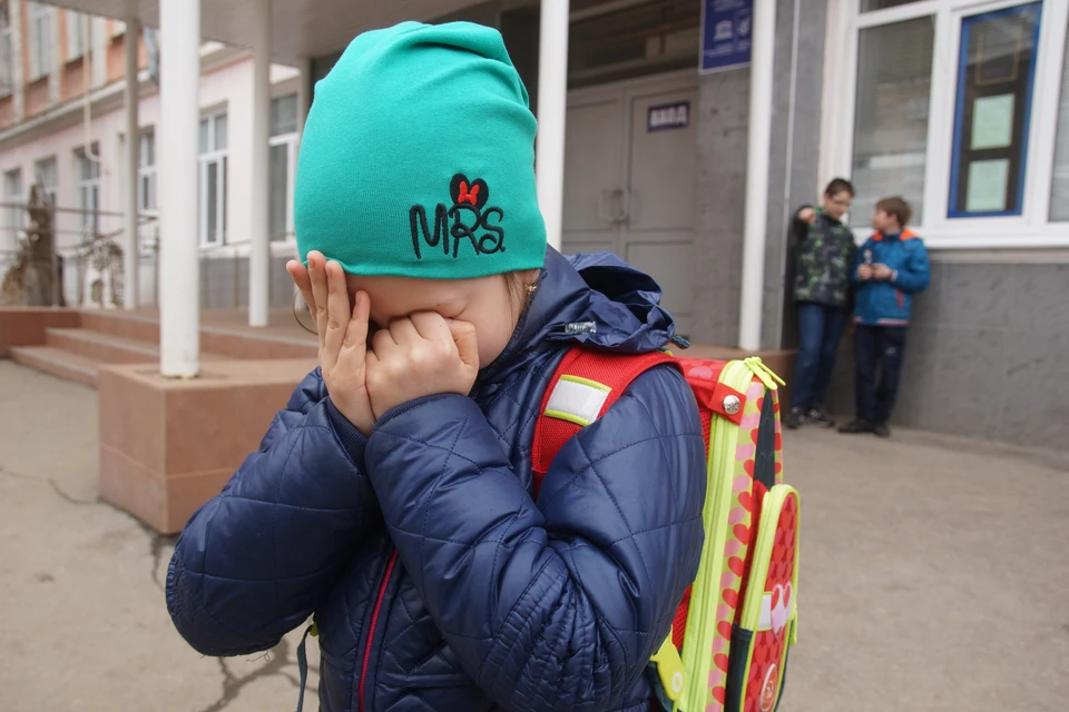 На Бору три школьницы избили 7-летнюю девочку.
