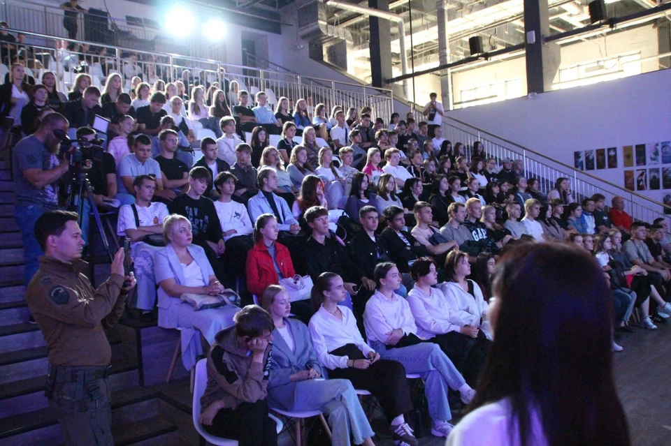 Студенты МелГУ на кинопросмотре