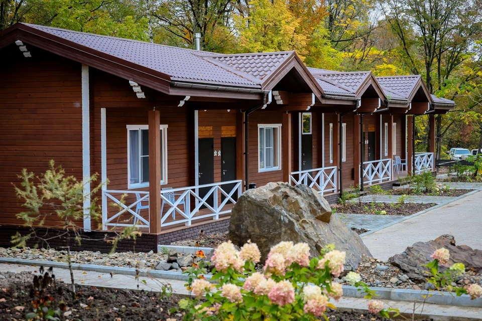 Комплекс включает три гостевых модуля и кафе Фото: Центр «Амурский тигр»