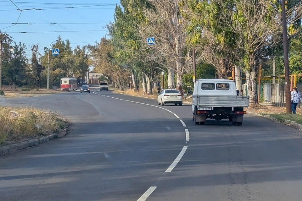 В Донецке на улице Кирова уложили 13 километров нового асфальта. Фото: Служба автомобильных дорог Донбасса