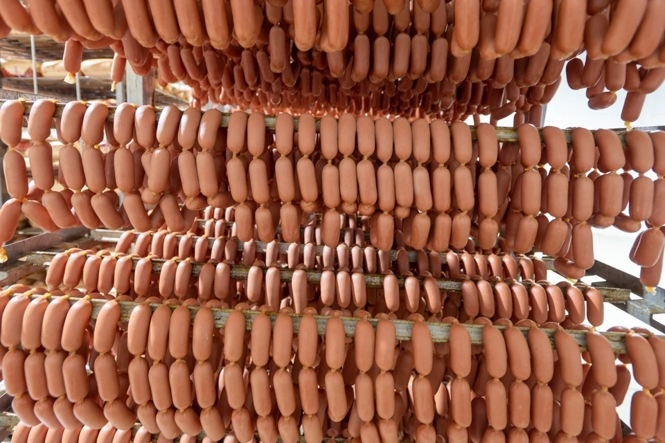 В Иркутской области выявили нарушения в молочной и мясной продукции.