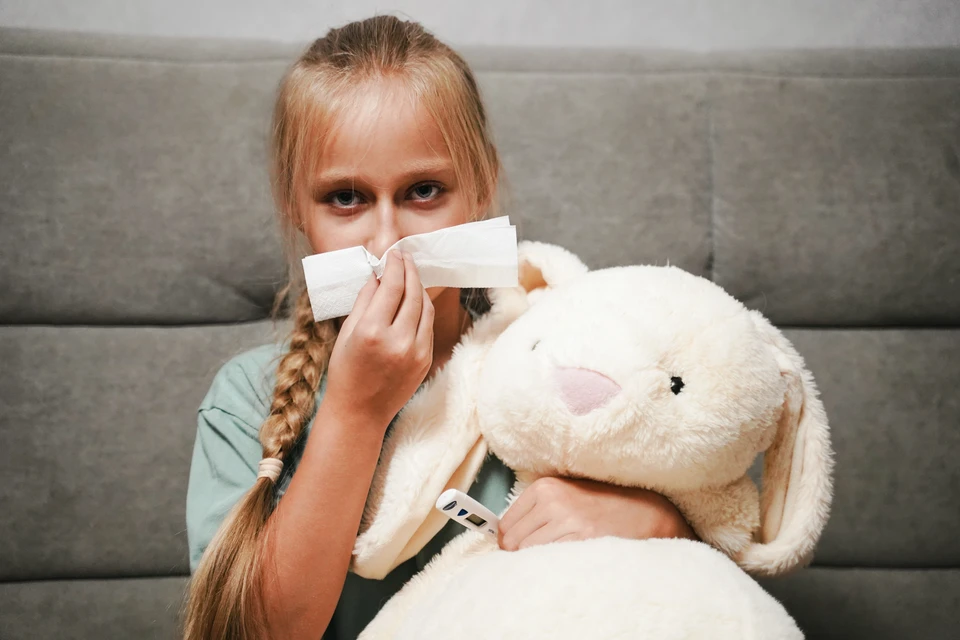 При отечной слизистой отверстие между носом и гайморовыми пазухами сужается