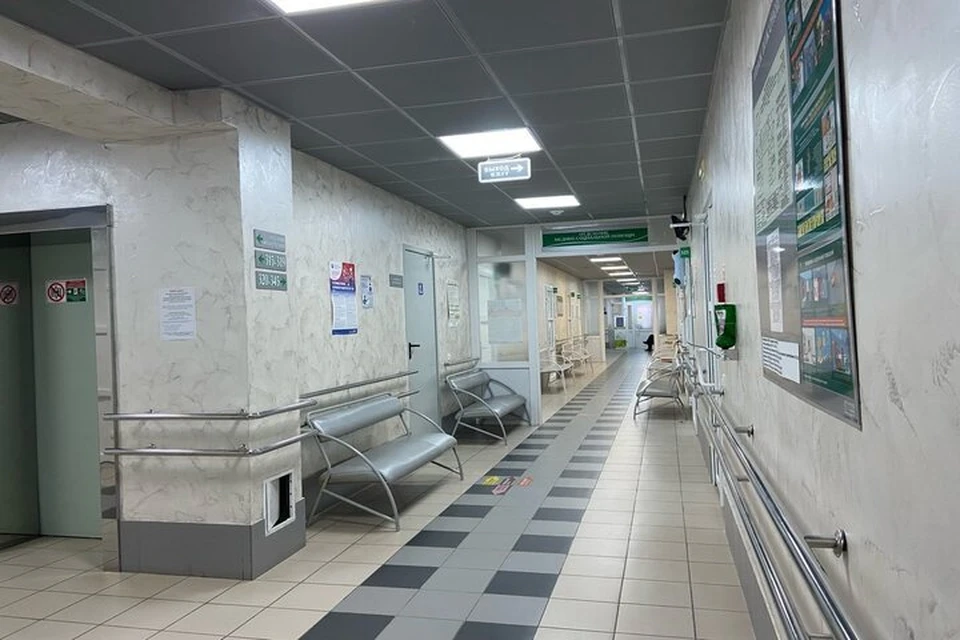 Врачи в Тюменской области вытащили из человека газовую зажигалку.