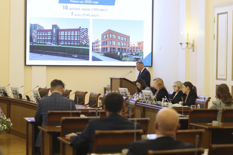 Развитие Васильевского острова обсудили в Смольном. Фото: www.gov.spb.ru