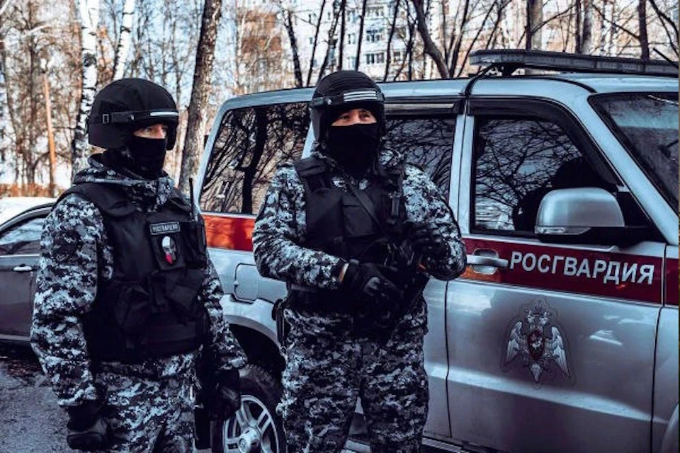 В Москве пьяный мужчина попытался заночевать на территории детского сада