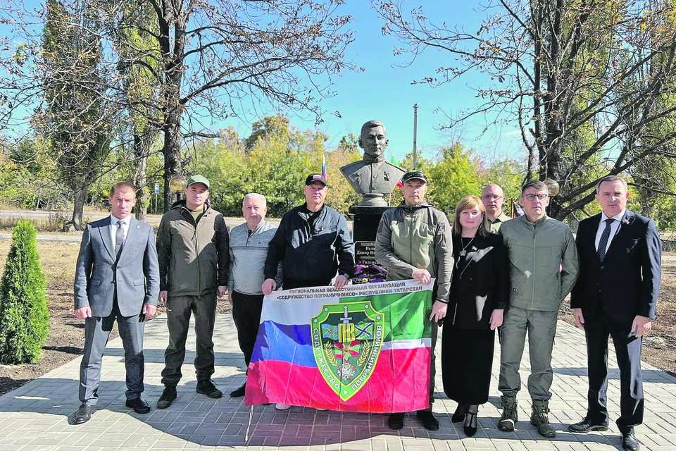 В Золотом открыт бюст Героя России Дамира Исламова. Администрация Первомайска
