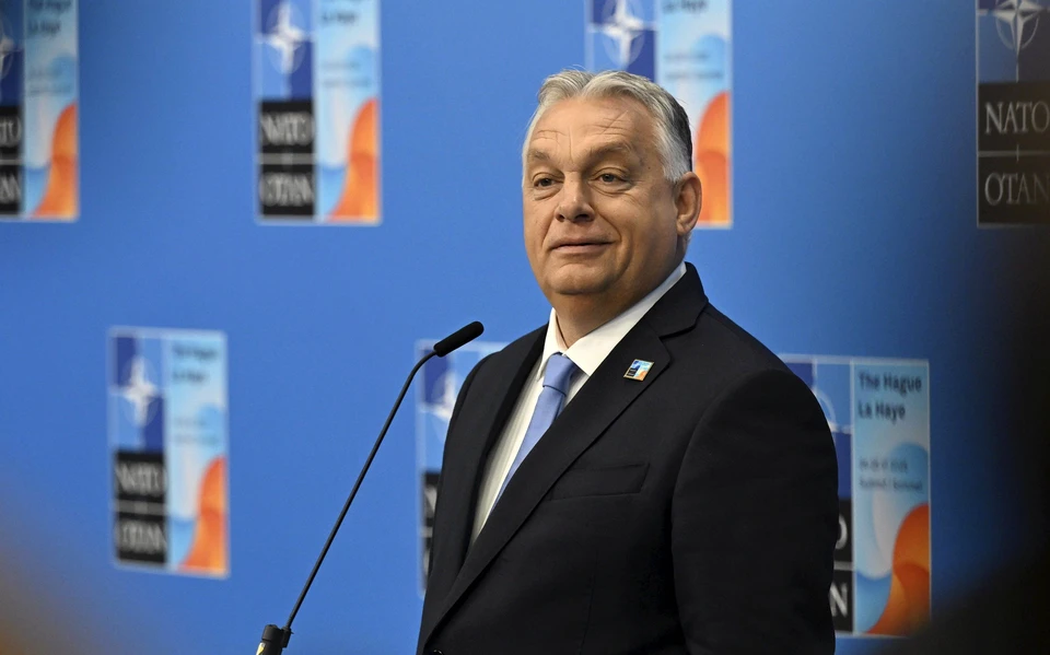 Орбан высмеял Зеленского роликом про шпионаж Киева